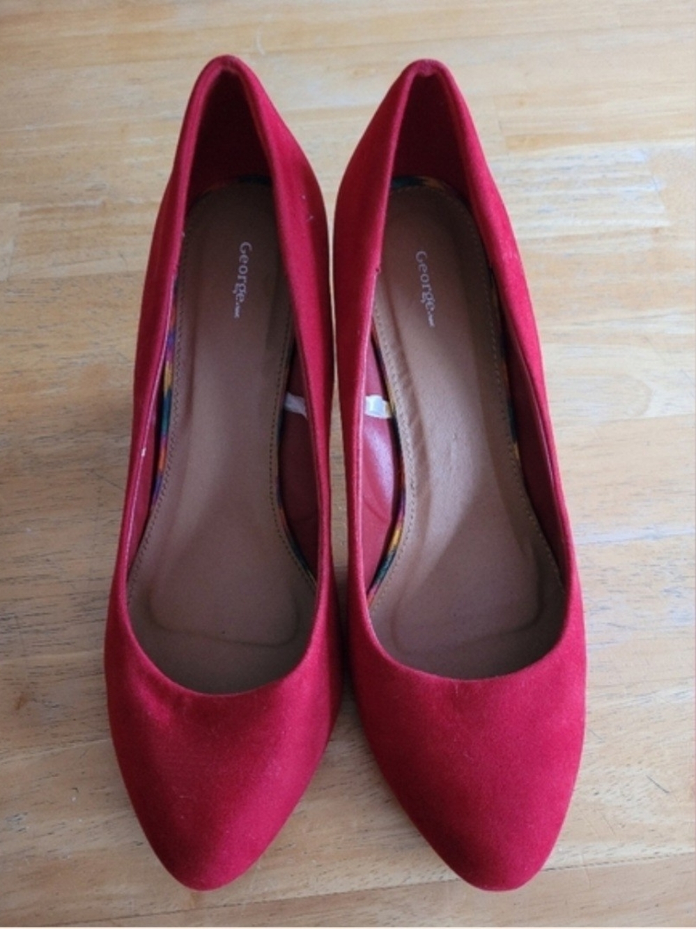 🍁 2/$40 George Red Suede Pumps